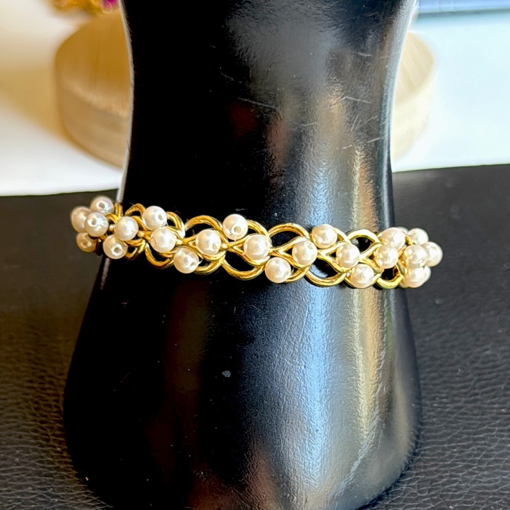 Vintage Richelieu Bracelet Gold Tone w Faux Pearl Beads Snap Closure